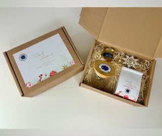 Pre Základnú školu v Lipanoch sme pripravili vianočné darčekové krabičky na mieru ako poďakovanie pre ich pedagógov. 🎄✨...